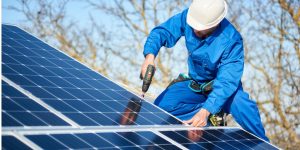 Installation Maintenance Panneaux Solaires Photovoltaïques à Arifat